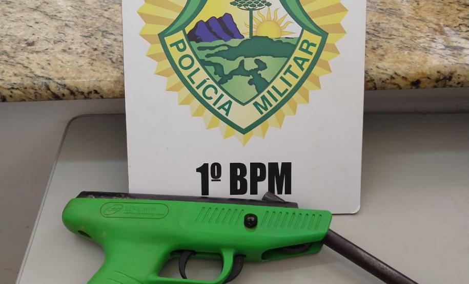 Foragido é capturado e arma de fogo apreendida pela PM em Castro, nos Campos Gerais Foragido é capturado e arma de fogo apreendida pela PM em Castro, nos Campos Gerais