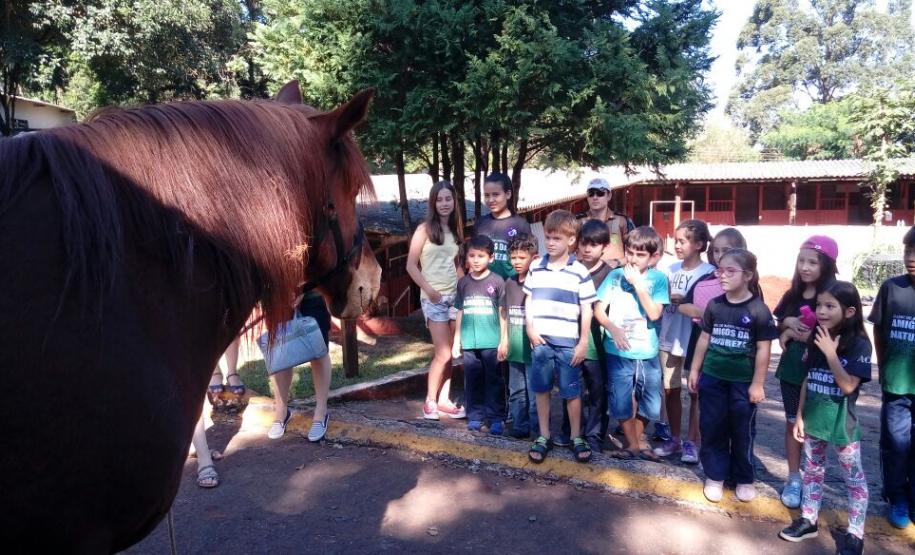 Crianças fazem visita a Batalhão da PM em Cascavel (PR), Oeste do estado Crianças fazem visita a Batalhão da PM em Cascavel (PR), Oeste do estado
