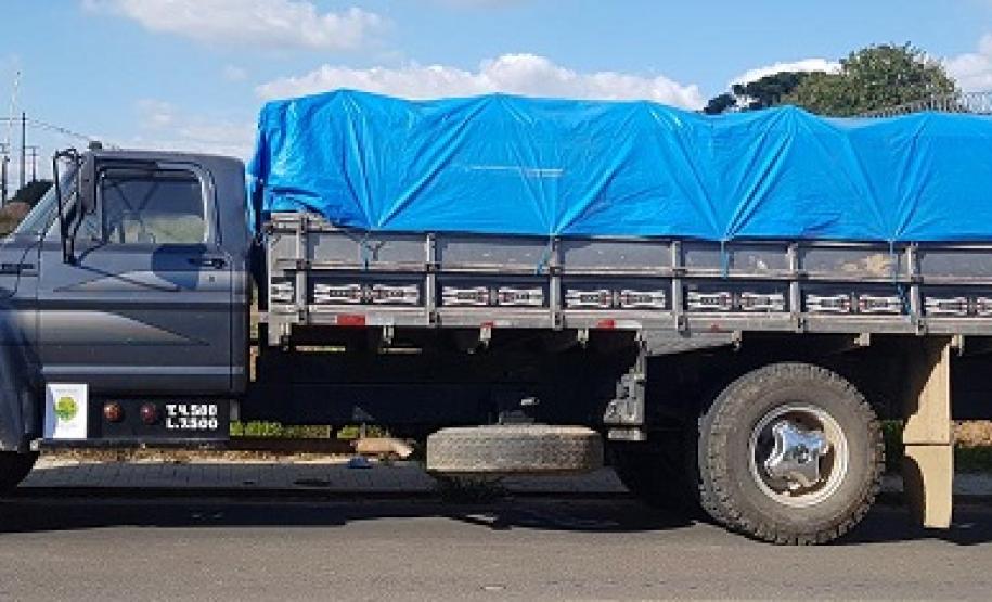 Polícia Militar recupera caminhão carregado com oito toneladas de soja e apreende revólver em Prudentópolis (PR)