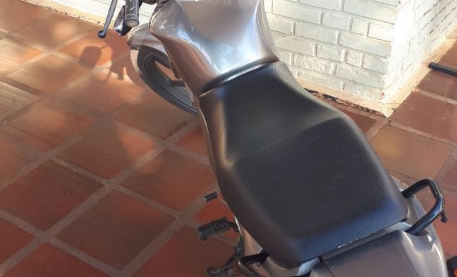 Equipes da PM apreendem pedras de crack e sementes de maconha, recuperam motocicleta e encaminha suspeitos no Norte Pioneiro