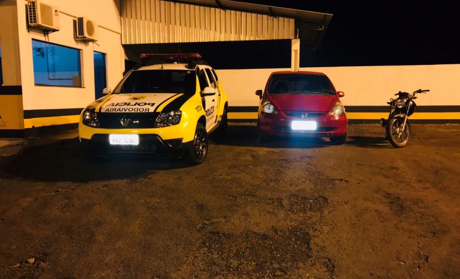 Abordagens na PR 323 resultam em mercadorias apreendidas e veículo recuperado