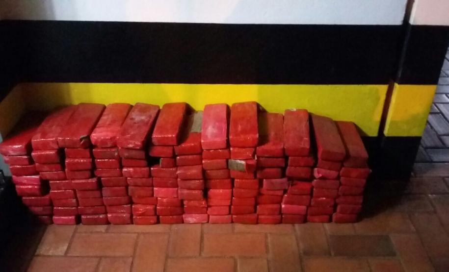 BPRv apreende mais de 107 quilos de maconha em Diamante do Oeste (PR)