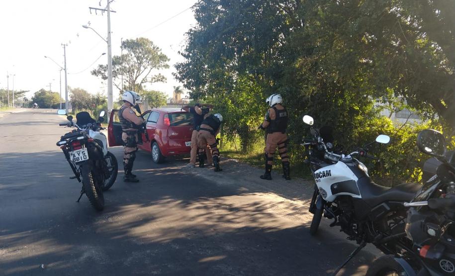 Operação Impetus é desencadeada pela PM em Pinhais; veículos são recolhidos e notificações de trânsito lavradas