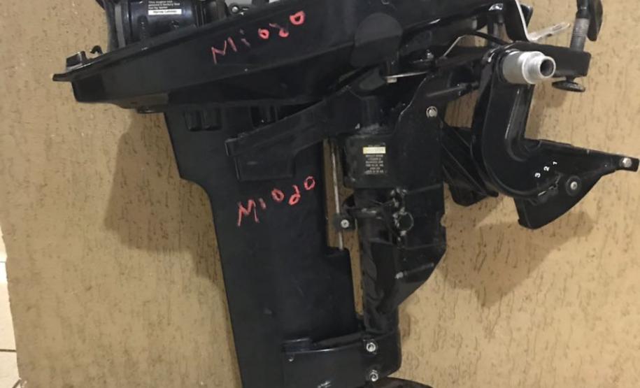 Militares estaduais capturam foragido e apreendem simulacros, rádios, luneta e motor de barco em Guaíra Militares estaduais capturam foragido e apreendem simulacros, rádios, luneta e motor de barco em Guaíra