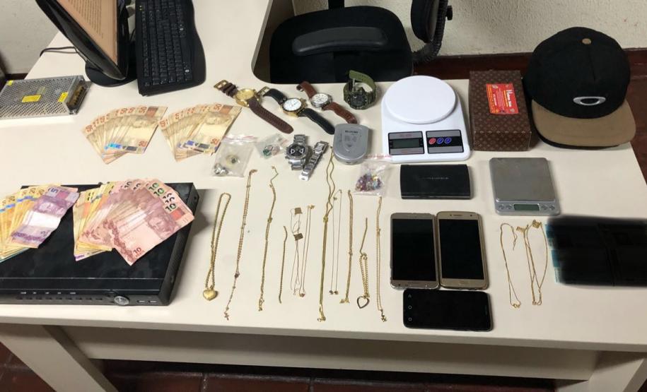 Três homens são encaminhados por suposto envolvimento em roubos de correntes de ouro no Centro de Curitiba