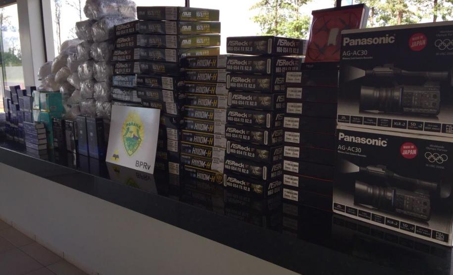 PM apreende eletrônicos contrabandeados e encaminha suspeito em Iporã (PR) PM apreende eletrônicos contrabandeados e encaminha suspeito em Iporã (PR)