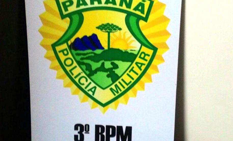 PM recupera objetos furtados, apreende arma e droga e conduz quarteto à delegacia em Pato Branco