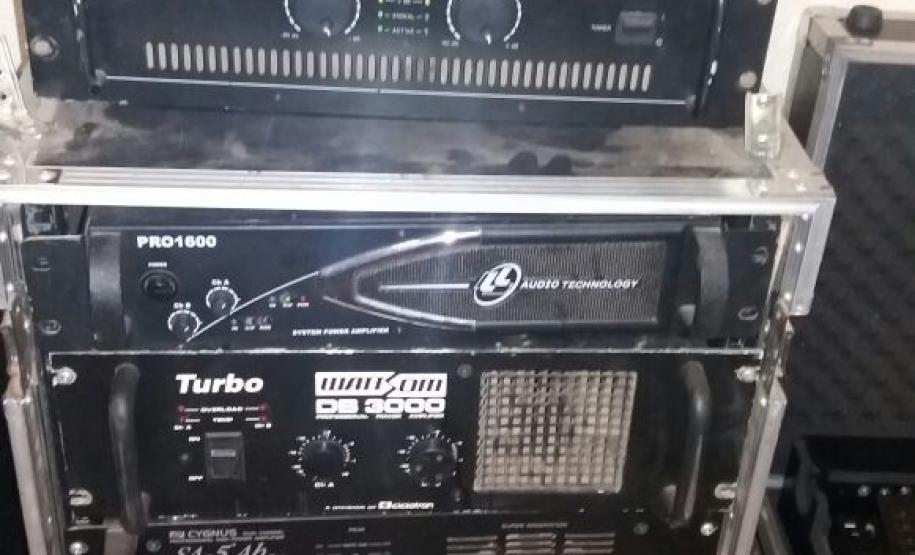 PM faz abordagem em festa rave irregular em Fazenda Rio Grande, na RMC; som é apreendido