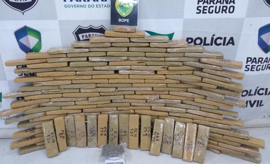 BOPE apreende mais de 130 quilos de maconha no Boqueirão, em Curitiba BOPE apreende mais de 130 quilos de maconha no Boqueirão, em Curitiba