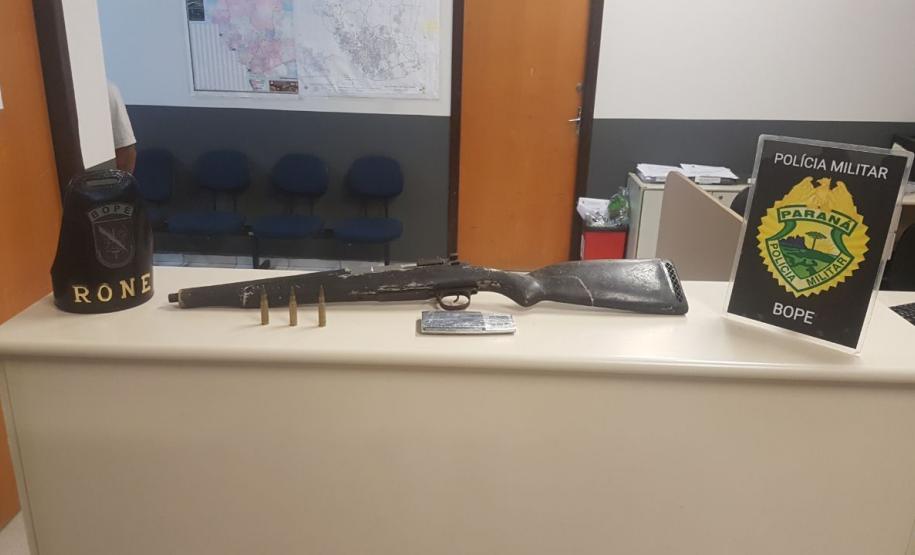 Ação conjunta entre o BOPE do Paraná e a PM de Santa Catarina resulta em dois presos e um fuzil apreendido na RMC