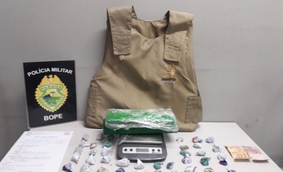 Foragidos da justiça são encaminhados pelo BOPE em Curitiba e na RMC Foragidos da justiça são encaminhados pelo BOPE em Curitiba e na RMC