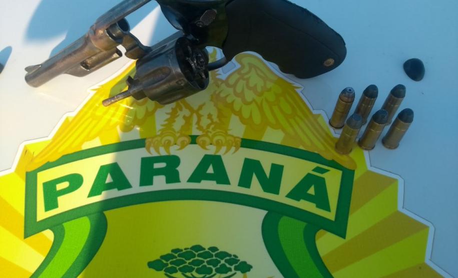 Dupla rouba moto e acaba presa pela PM momentos depois em Faxinal, no Centro-Norte do estado Dupla rouba moto e acaba presa pela PM momentos depois em Faxinal, no Centro-Norte do estado