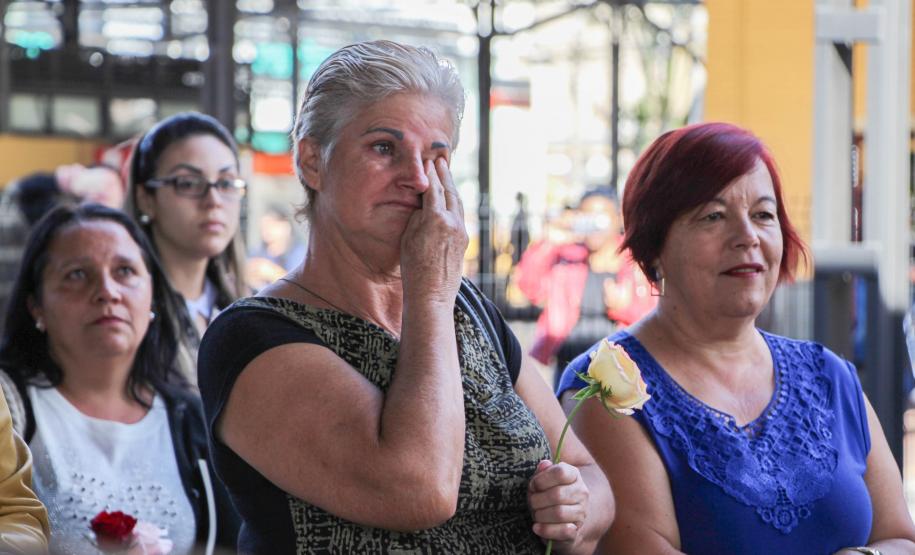 Curitiba, 11 de maio de 2018. Entrega de Flores em Homenagem ao Dia das Mães