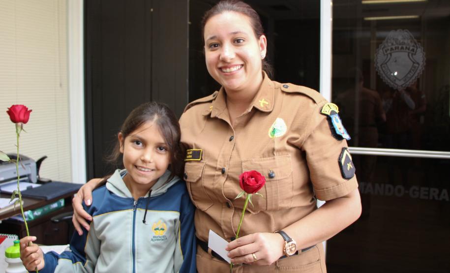 Curitiba, 11 de maio de 2018. Entrega de Flores em Homenagem ao Dia das Mães
