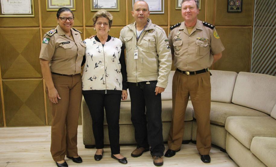 Curitiba, 14 de maio de 2018. Visita ao Gabinete da Comandante Geral pela Legião Paranaense do ExpedicionárioComandante da PMPR Coronel Audilene Rosa de Paula Dias Rocha Presidente da Legião Paranaense do Expedicionário Rachel Madureira Regnier Subdiretor do Museu do Expedicionário Tenente Lino Junior Chefe da 5ª Seção do EM Ten.-Cel. Vanderley Rothenburg