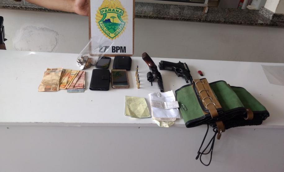 Em União da Vitória, PM prende trio envolvido em roubo e recupera dinheiro e cheques