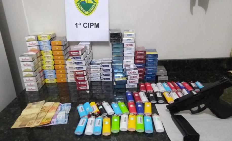 Polícia Militar prende três homens suspeitos de roubar um supermercado no Sudeste do estado Polícia Militar prende três homens suspeitos de roubar um supermercado no Sudeste do estado