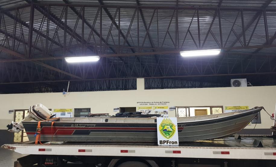 BPFron apreende 14 mil carteiras de cigarro e aproximadamente 150 mil reais em Guaíra, no Oeste do estado