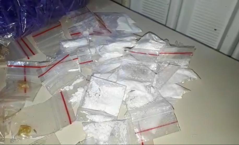 No Norte do PR, PM localiza grupo envolvido em roubo e apreende drogas em Londrina