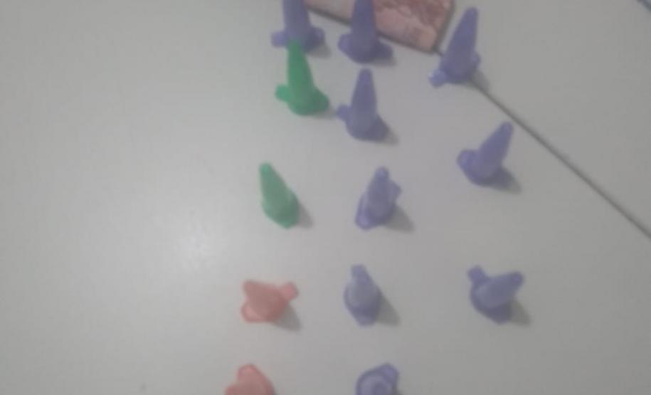 No Norte do PR, PM localiza grupo envolvido em roubo e apreende drogas em Londrina