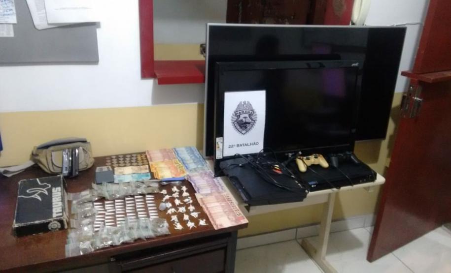 PM apreende drogas e encaminha adolescente em Colombo (PR), na RMC PM apreende drogas e encaminha adolescente em Colombo (PR), na RMC