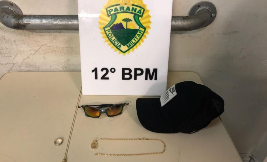 PM encaminha foragido da justiça e prende suspeito de praticar furto no Centro de Curitiba