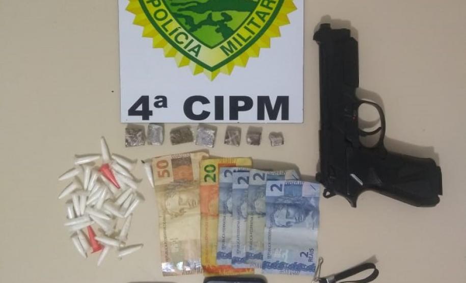 Pouco tempo após ser roubado, veículo é recuperado pela Polícia Militar em Londrina, no Norte do Paraná Pouco tempo após ser roubado, veículo é recuperado pela Polícia Militar em Londrina, no Norte do Paraná