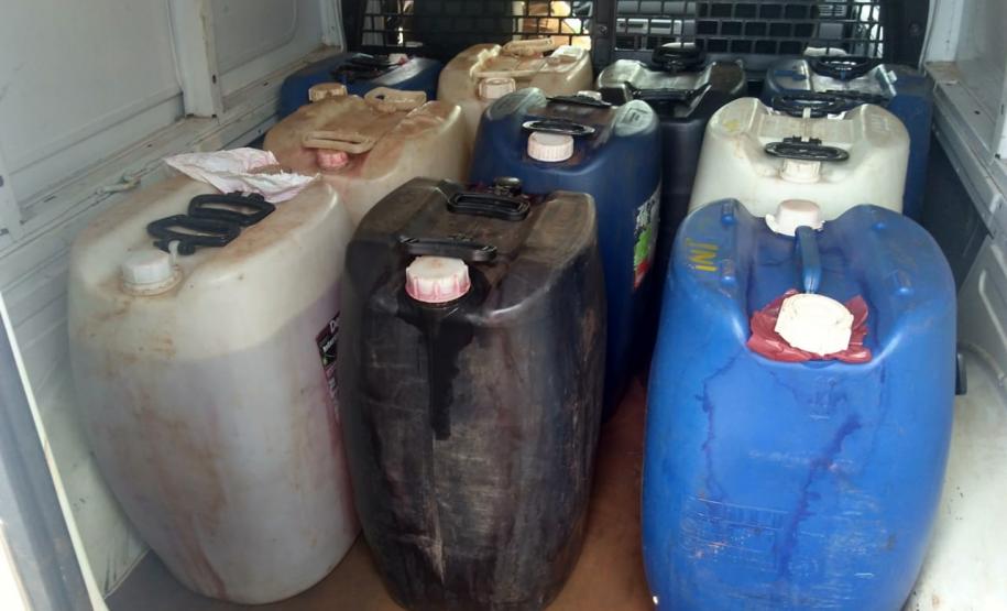 No Oeste do Paraná, PM apreende 500 litros de gasolina contrabandeada