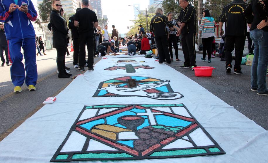 Curitiba, 31 de maio de 2018. Montagem do tapete Corpus Christi