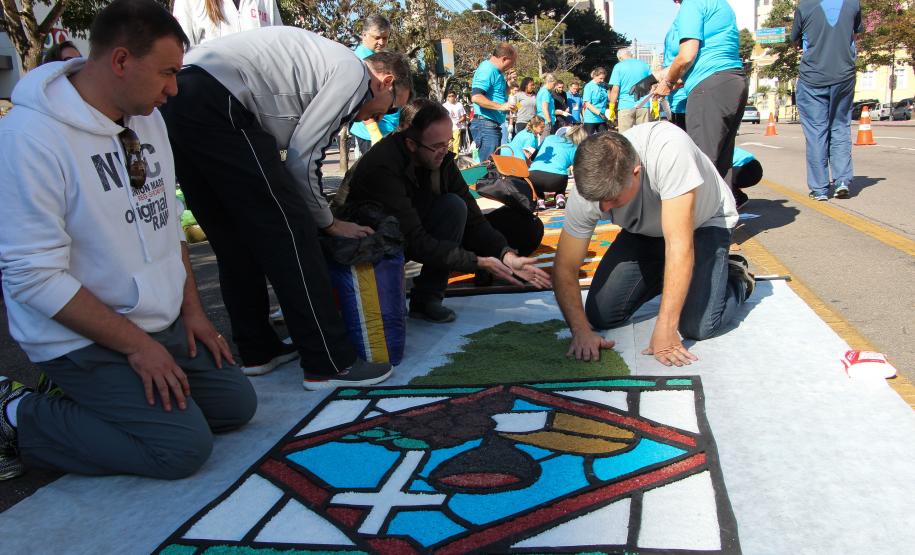 Curitiba, 31 de maio de 2018. Montagem do tapete Corpus Christi