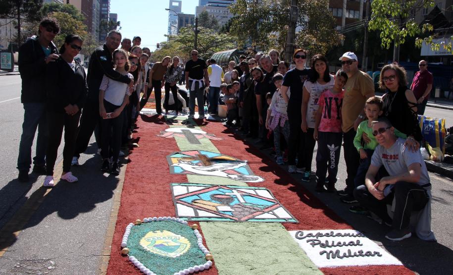 Curitiba, 31 de maio de 2018. Montagem do tapete Corpus Christi