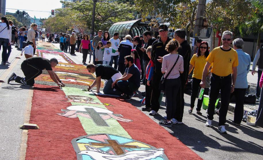 Curitiba, 31 de maio de 2018. Montagem do tapete Corpus Christi