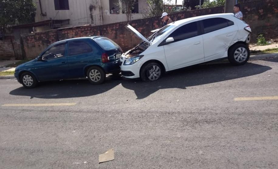 No Centro-Sul do estado, PM apreende veículo e drogas após acompanhamento tático