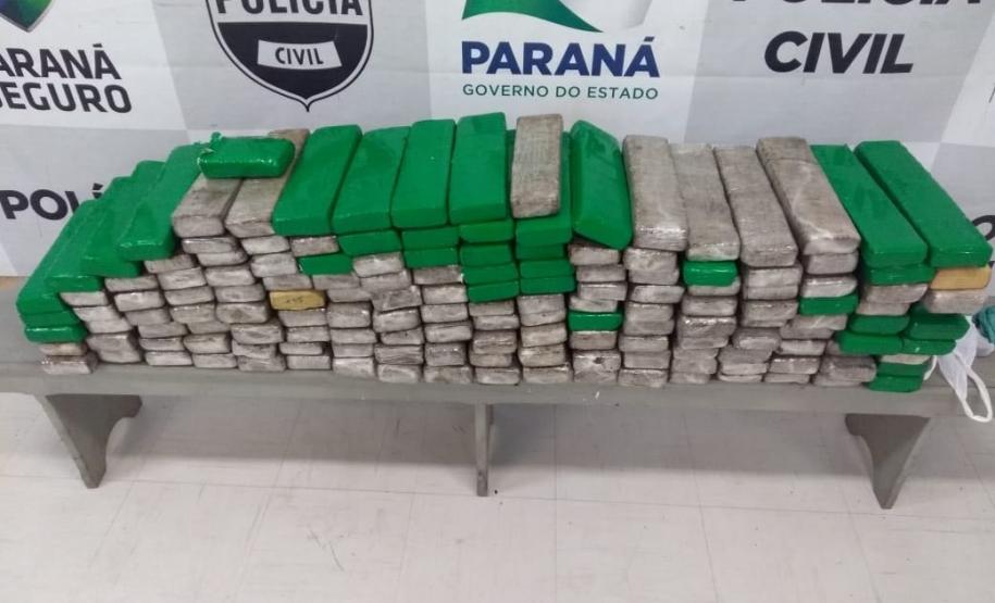 Mais de 115 quilos de maconha são apreendidos pela PM em Curitiba (PR); um homem é preso