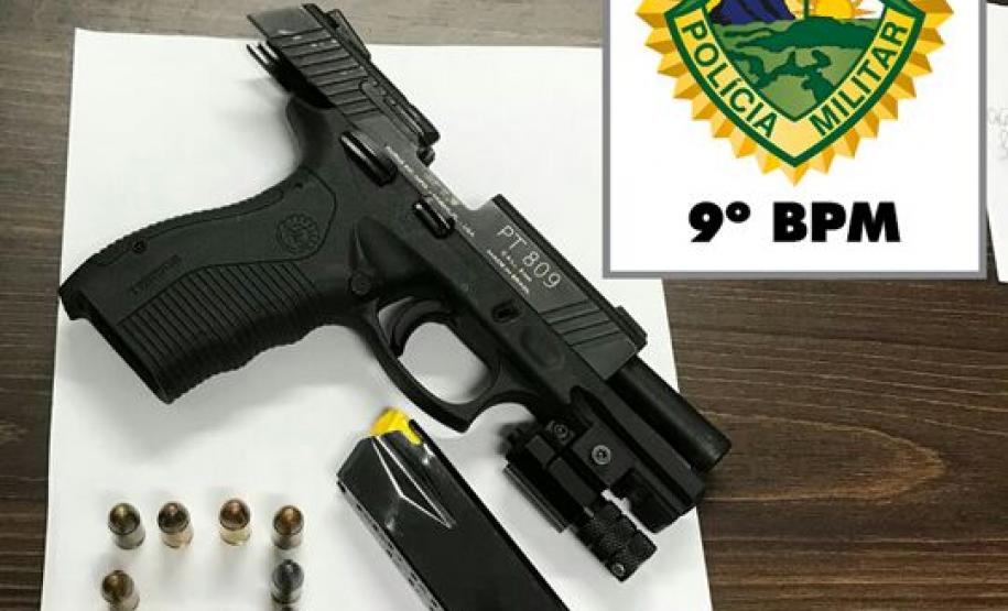 PM apreende quase 20 quilos de maconha e uma pistola com mira a laser, no Litoral do estado; três pessoas são presas PM apreende quase 20 quilos de maconha e uma pistola com mira a laser, no Litoral do estado; três pessoas são presas