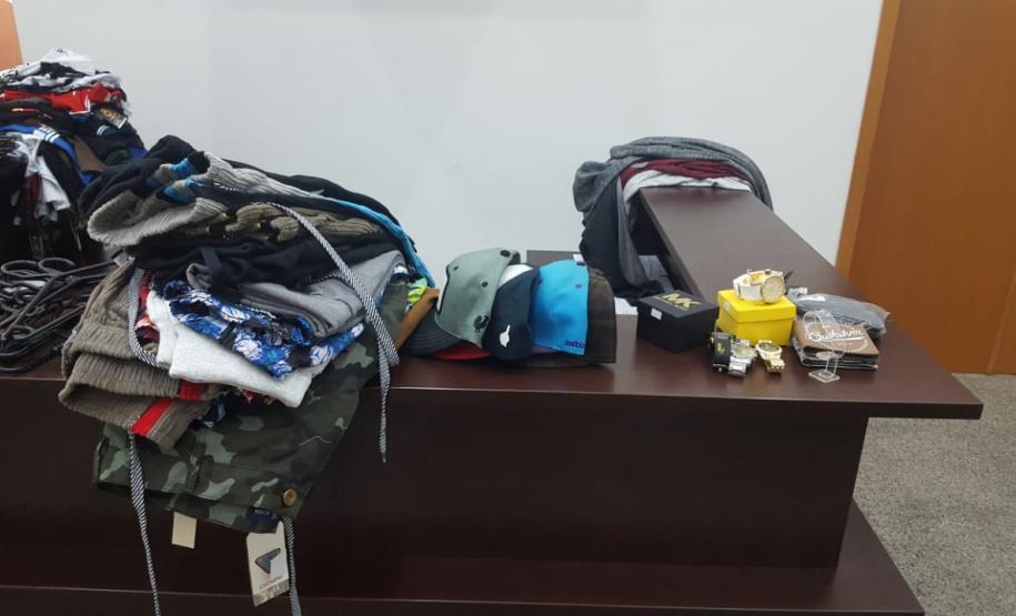 Em Fazenda Rio Grande, Região Metropolitana de Curitiba (RMC), homem é detido por roubo em loja de roupas no bairro Gralha Azul Em Fazenda Rio Grande, Região Metropolitana de Curitiba (RMC), homem é detido por roubo em loja de roupas no bairro Gralha Azul