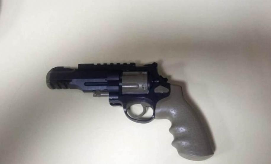 Homem tenta roubar veículos, mas acaba preso pela PM em Ponta Grossa (PR) Homem tenta roubar veículos, mas acaba preso pela PM em Ponta Grossa (PR)