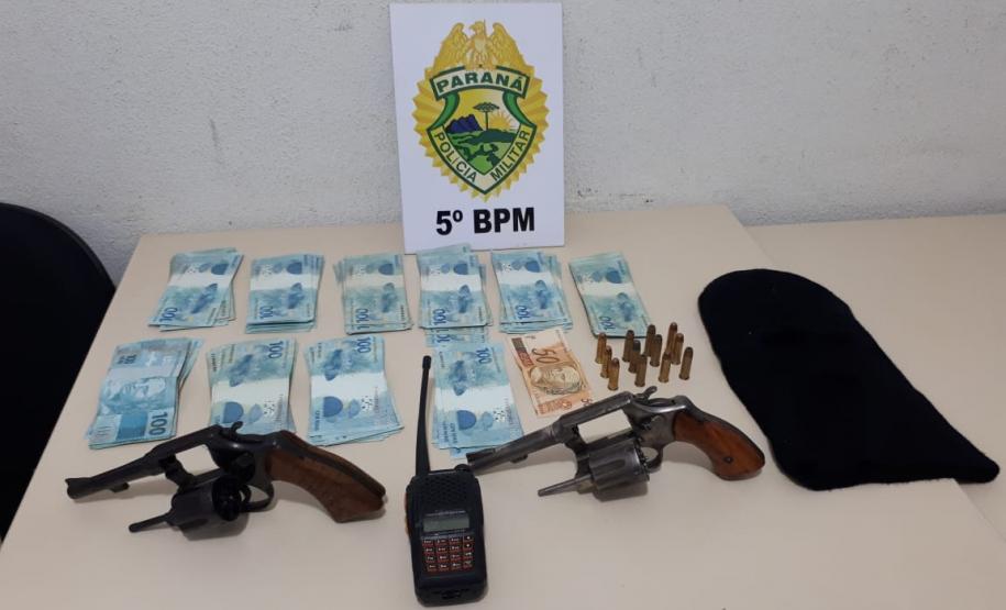 Roubo em Londrina é solucionado pela PM; R$ 10 mil são recuperados e dois suspeitos presos Roubo em Londrina é solucionado pela PM; R$ 10 mil são recuperados e dois suspeitos presos