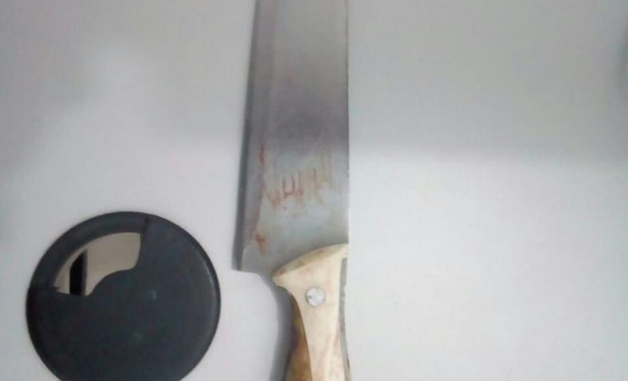 Polícia Militar encaminha homem à delegacia por suspeita de esfaquear uma pessoa em Matinhos, litoral do Paraná Polícia Militar encaminha homem à delegacia por suspeita de esfaquear uma pessoa em Matinhos, litoral do Paraná