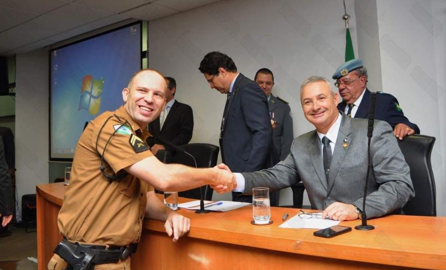 Cabo da PM do Paraná recebe medalha da ONU em São Paulo por salvar vida de homem no litoral paranaense em 2015 Cabo da PM do Paraná recebe medalha da ONU em São Paulo por salvar vida de homem no litoral paranaense em 2015