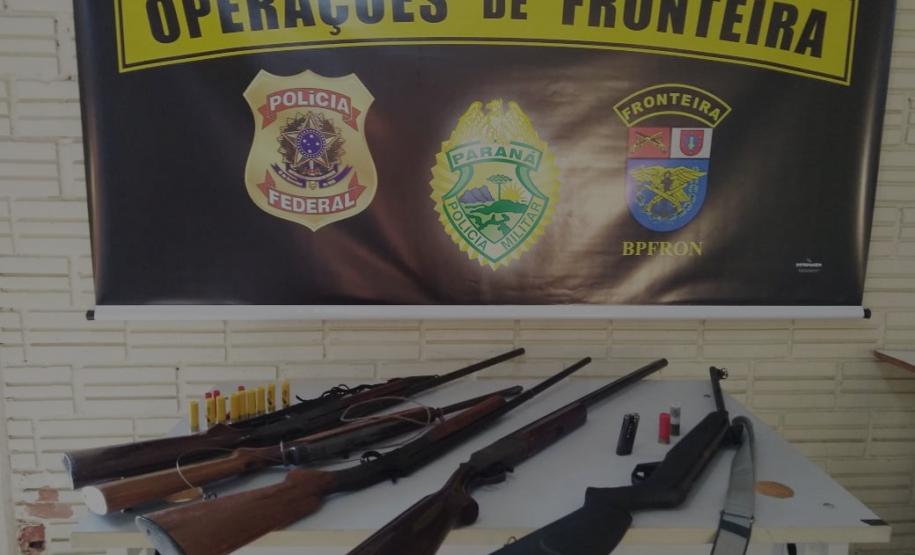 BPFron e Polícia Federal prendem quatro pessoas, armas e munições durante Operação Yaboti no Oeste do estado BPFron e Polícia Federal prendem quatro pessoas, armas e munições durante Operação Yaboti no Oeste do estado
