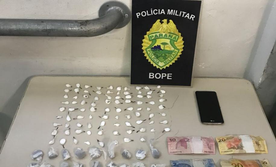 BOPE prende homem que estava com maconha e cocaína na CIC, em Curitiba BOPE prende homem que estava com maconha e cocaína na CIC, em Curitiba