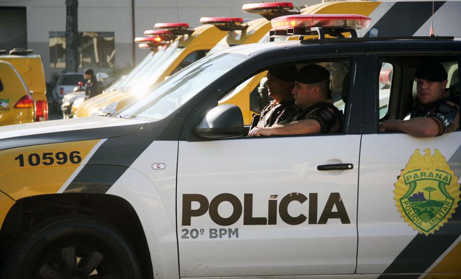 Dupla é presa por roubo a veículo em Curitiba, na capital paranaense