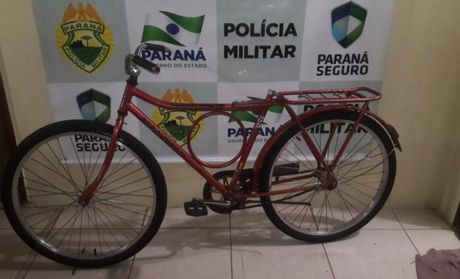 Em Cianorte (PR), homem é preso por tráfico de drogas e uma bicicleta, supostamente levada por ele, é recuperada Em Cianorte (PR), homem é preso por tráfico de drogas e uma bicicleta, supostamente levada por ele, é recuperada