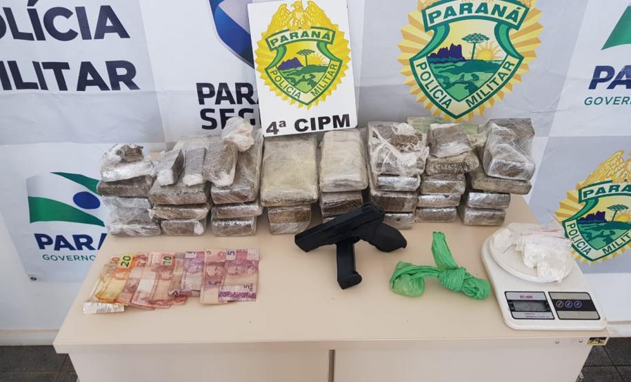 Em Londrina, no Norte do Paraná, Polícia Militar encaminha homem por suspeita de envolvimento com o tráfico de drogas Em Londrina, no Norte do Paraná, Polícia Militar encaminha homem por suspeita de envolvimento com o tráfico de drogas