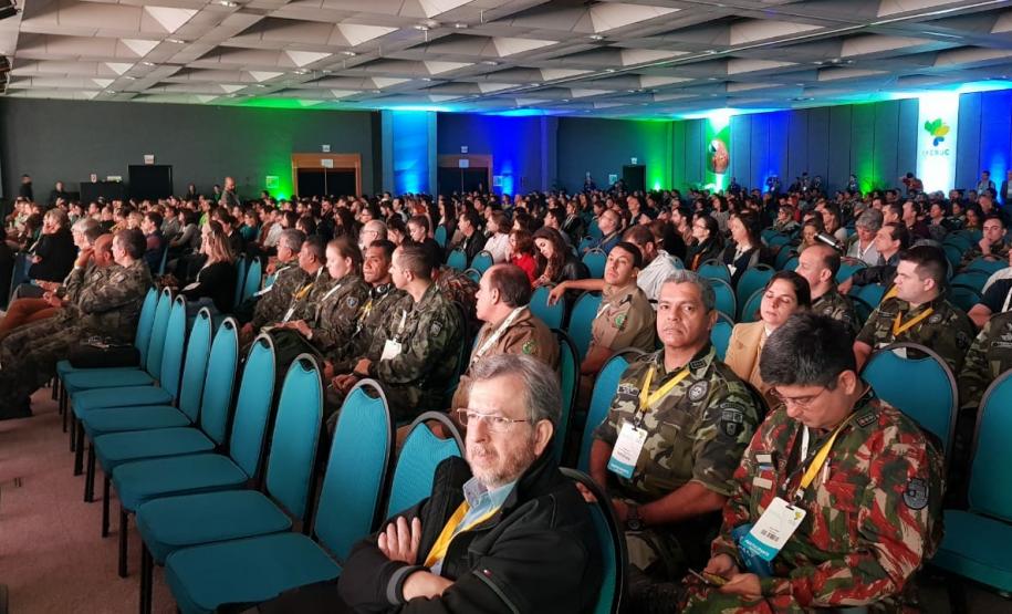 Comandante da Polícia Ambiental do Paraná participa do IX Congresso Brasileiro de Unidades de Conservação em Florianópolis (SC) Comandante da Polícia Ambiental do Paraná participa do IX Congresso Brasileiro de Unidades de Conservação em Florianópolis (SC)