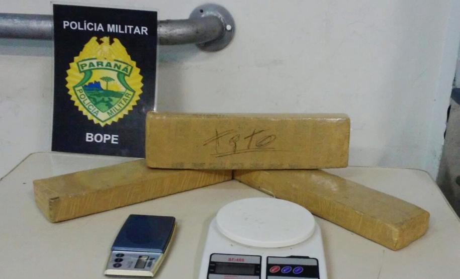 Operação Pagamento termina com arma de fogo e quase 20 quilos de maconha apreendidos na Capital e RMC Operação Pagamento termina com arma de fogo e quase 20 quilos de maconha apreendidos na Capital e RMC