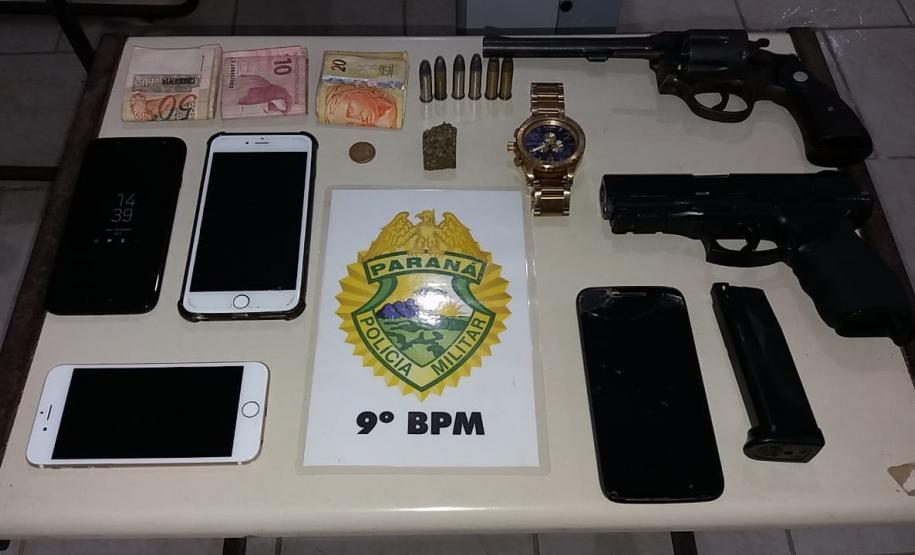 Grupo que roubava estabelecimentos comerciais em Matinhos (PR) é surpreendido com ação da PM e cinco pessoas são encaminhadas Grupo que roubava estabelecimentos comerciais em Matinhos (PR) é surpreendido com ação da PM e cinco pessoas são encaminhadas
