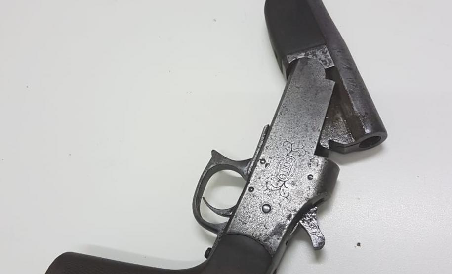 Homem conhecido no meio policial é preso suspeito de portar arma de fogo na Lapa (PR)