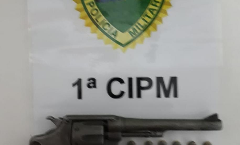 Arma de fogo e maconha são apreendidos pela PM em Campo do Tenente (PR), no Sudeste do estado
